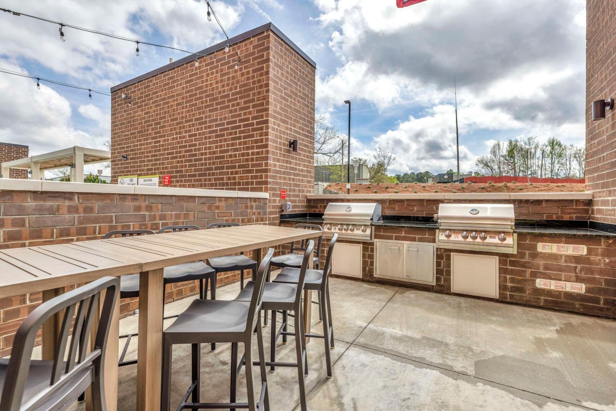 Home2 Suites By Hilton Raleigh West Lenovo Center Eksteriør billede